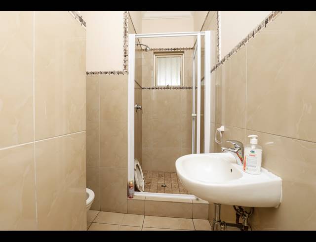 350M² BUILDING FOR SALE IN ESSENWOOD
